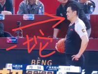 杏彩体育-广东队主教练因言论被禁赛，后果严重