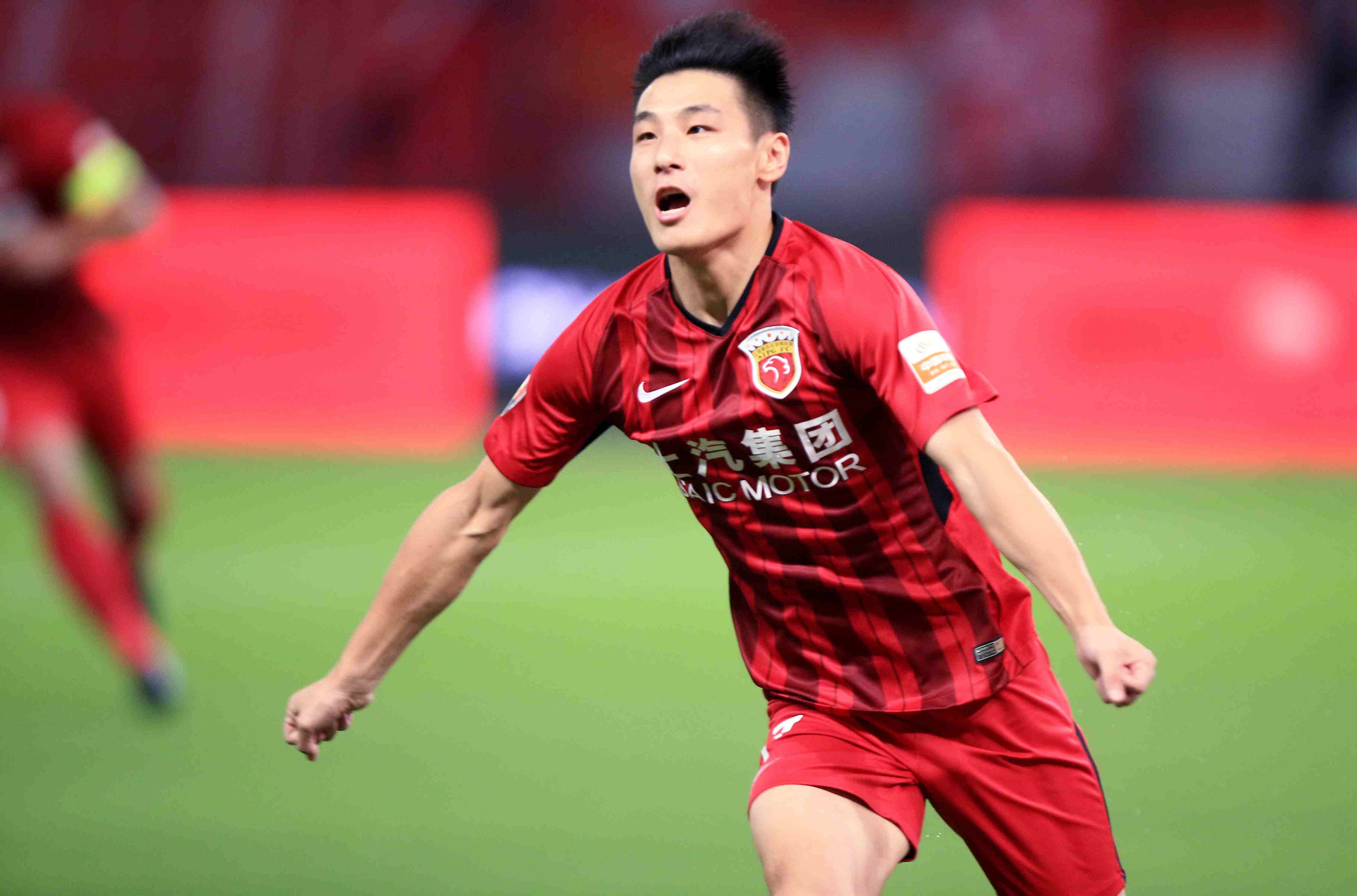 武磊攻势凶猛，上海上港战胜对手