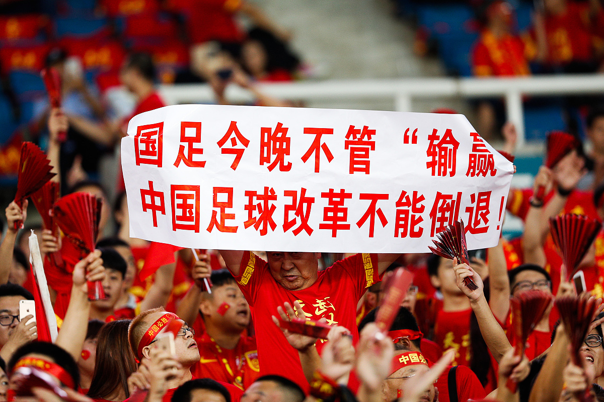 我国队伍在大陆赛场上稳定发挥，夺得胜利