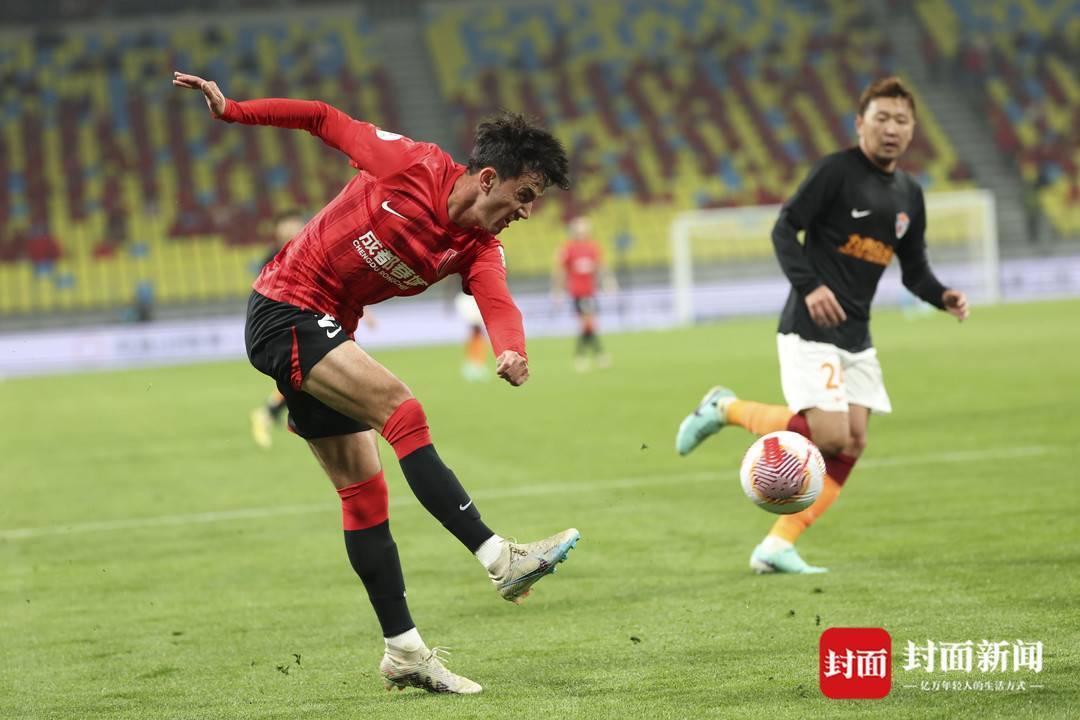 里尔赛季开门红，球员信心高涨势头强劲