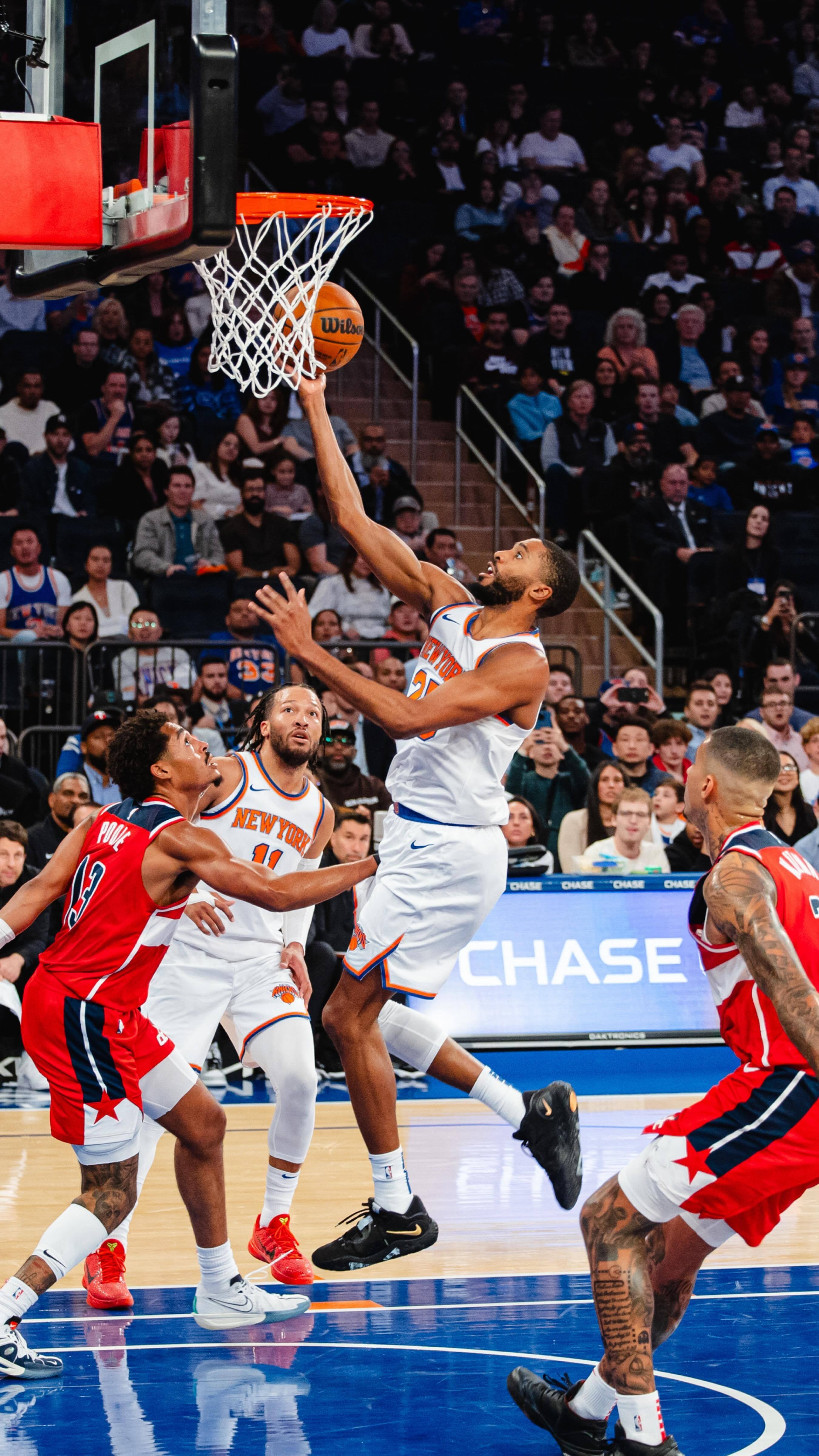 纽约尼克斯主场大胜:NBA常规赛收官胜利