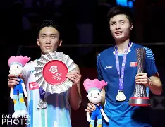 国羽一哥拒翻车！决胜局一波流石宇奇2-1伍家朗进8强