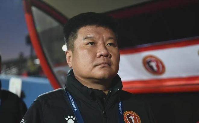 包含雄火队主力缺阵，备战新一轮比赛任务艰巨的词条